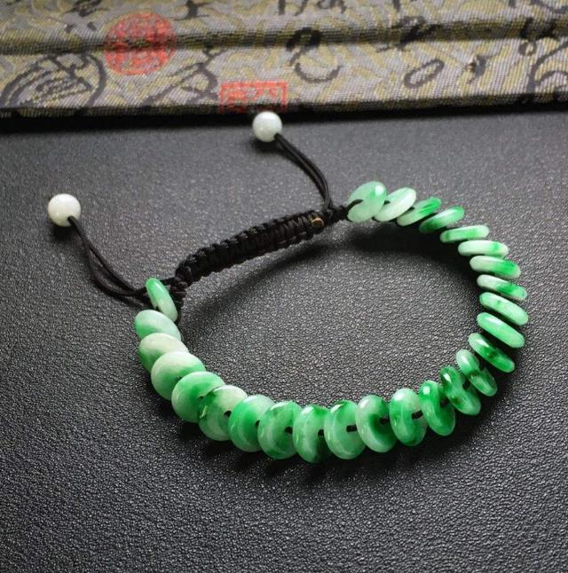 从备受瞩目到遭人嫌弃，经历高开低走后，白色翡翠终于再次逆袭！  第9张