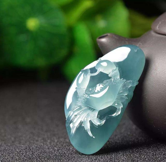 什么是冰种翡翠五句不能说如果按照重量计算翡翠的价格，砖头料就成了我们买不起的珍品  第10张