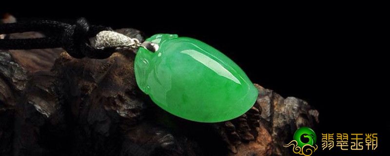两千万翡翠玉手镯子翡翠怎么看种老还是嫩？翡翠如何看种水好不好   第1张