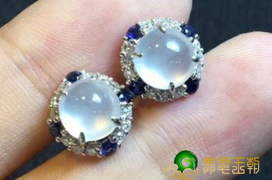 玉如意吊坠男性带好么，男戴玉如意的益处   第1张