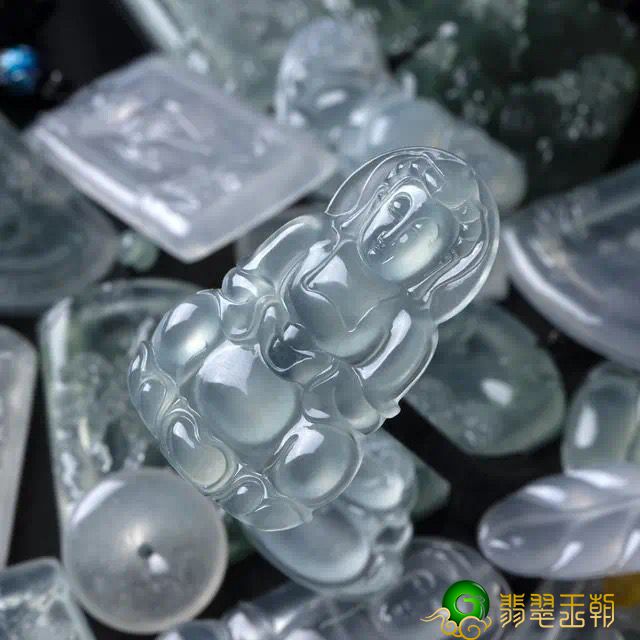 四会地摊货翡翠批发翡翠观音的品相你会看吗？   第2张