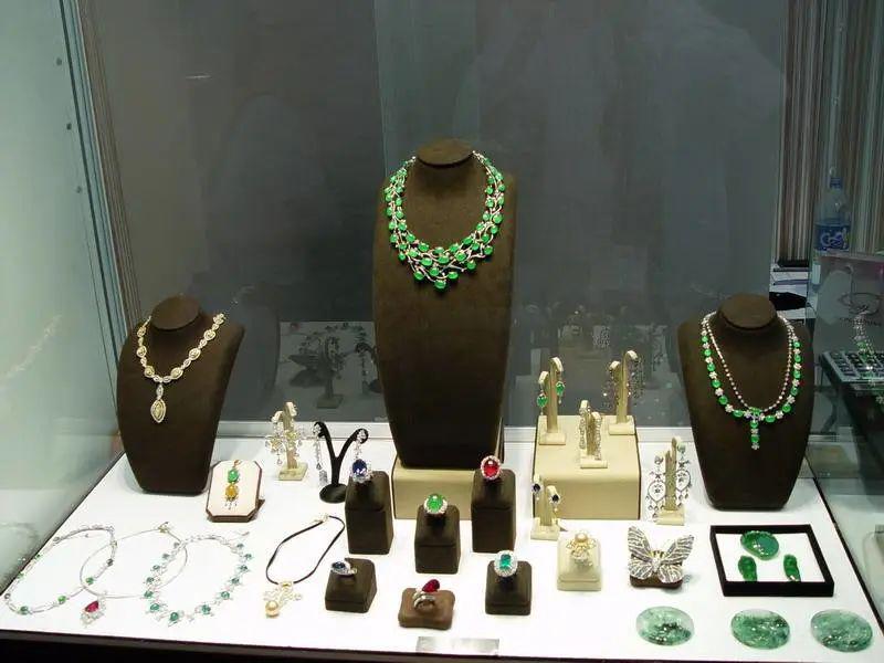 翡翠手镯酸洗纹古董珠宝或二手珠宝有价值吗?  第3张