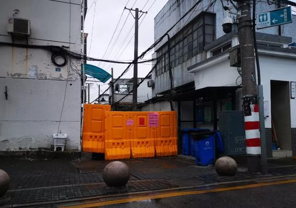 七彩云南翡翠水分疫情下的和田玉市场：市场空荡，货源紧张  第1张