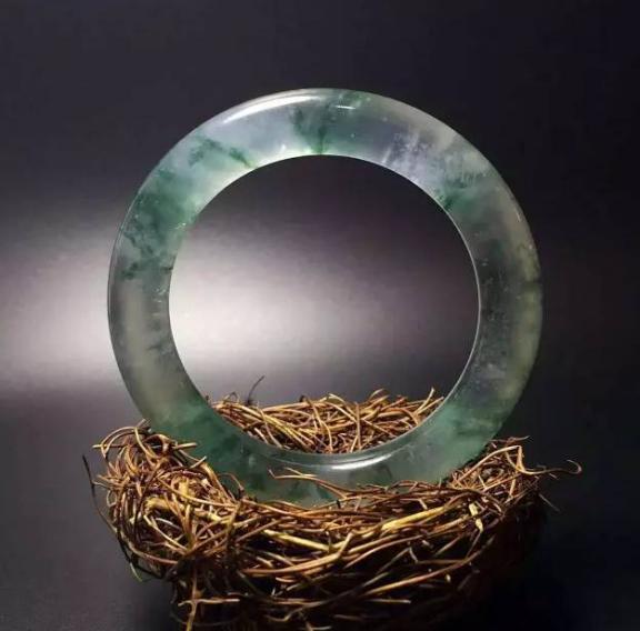 翡翠涨的比房价还快！十几年前1000块买的翡翠，如今翻了2000倍  第5张