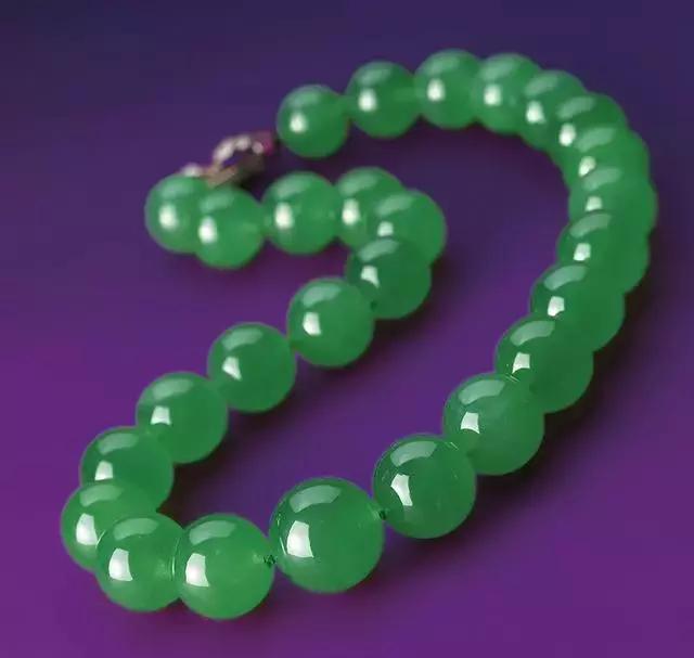 翡翠吊坠镶翡翠矿区即将停产？你的翡翠将价值连城？  第7张