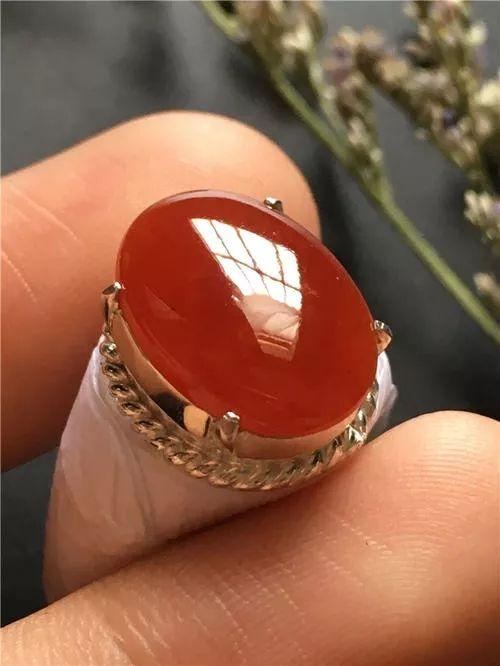 为什么说“万翠易得，一翡难求”？红翡挂件价格很高吗？  第12张