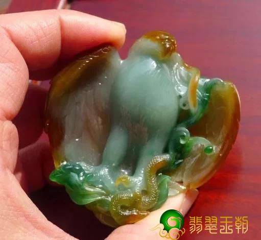 还没有雕刻竣工,就被藏友拿到,封杀一年后绝品翡翠再入眼前! 第3张