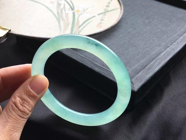 如何判断翡翠手镯的价格，看完终生受益！  第4张
