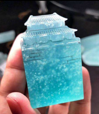 翡翠手镯阳绿飘花今天教朋友们认清翡翠的“三青三水”，买玉不吃亏  第7张