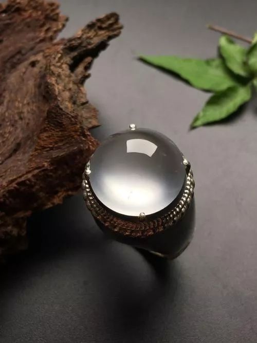 玉佛吊坠价格和图片老坑玻璃种翡翠价格高吗？怎么评价老坑玻璃种翡翠？  第10张