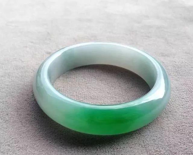 图文并茂教你翡翠的鉴别方法，你知道吗？  第8张