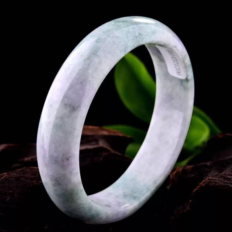 春带彩翡翠手镯价值高吗？为什么它会出现“见光死”现象  第4张