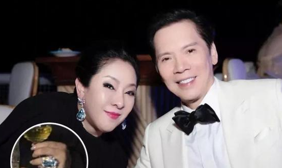 一半种粗一半种细的翡翠手镯海蓝宝，三月生辰石丨近两年极佳的升值宝石  第5张