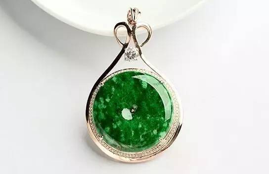 被低估满绿翡翠新种,升值空间巨大 第9张