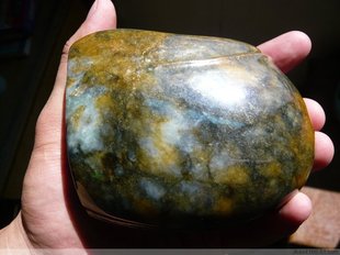 玉石毛料的价值是多少 什么是玉石毛料   第1张