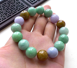 翡翠批发的货源在哪  翡翠批发应该注意的事项有哪些   第2张