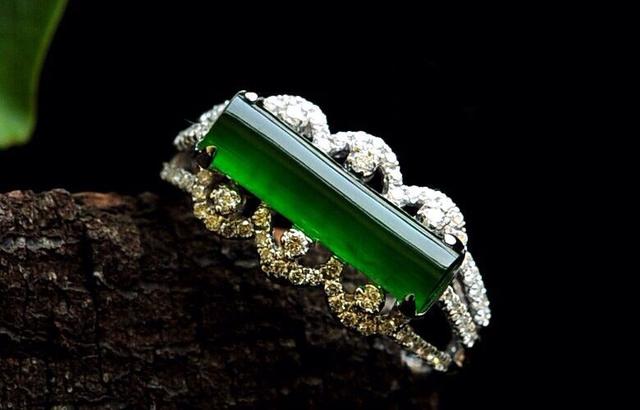 不透明的翡翠手镯是什么品种为什么冰种翡翠的价值最高呢？  第8张