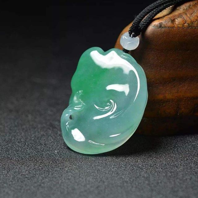 从备受瞩目到遭人嫌弃，经历高开低走后，白色翡翠终于再次逆袭！  第1张