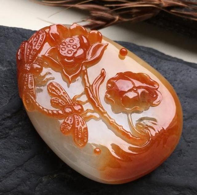 翡翠手镯圈口磨损红色的翡翠为什么称为红翡，而不是红翡翠？原来它是一种次生色  第11张