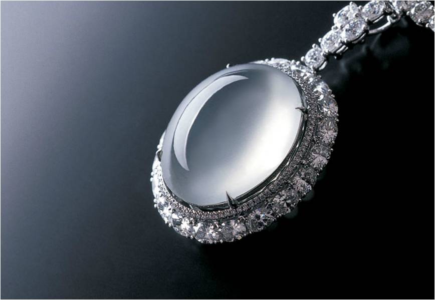 翡翠国际拍卖行情的神秘面纱就是这样！  第3张