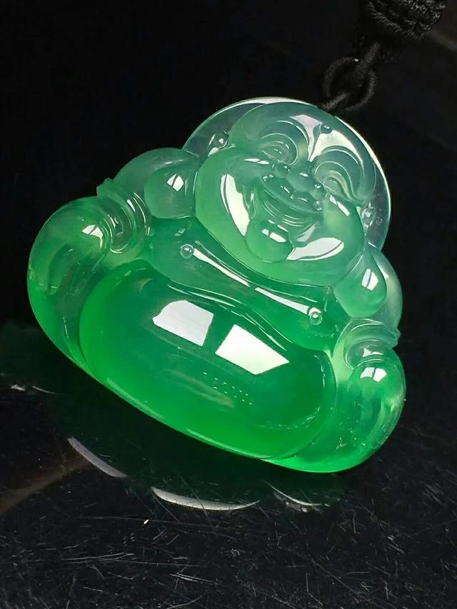 翡翠行情一路走高，各方因素追捧，近些年翡翠价格上涨了多少？  第4张