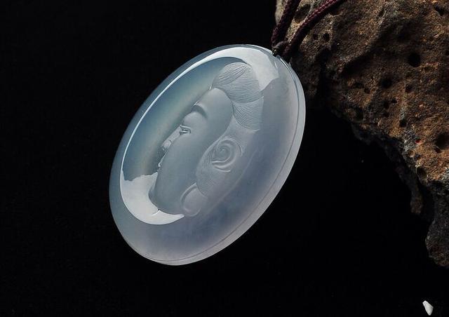 不透明的翡翠手镯是什么品种为什么冰种翡翠的价值最高呢？  第6张