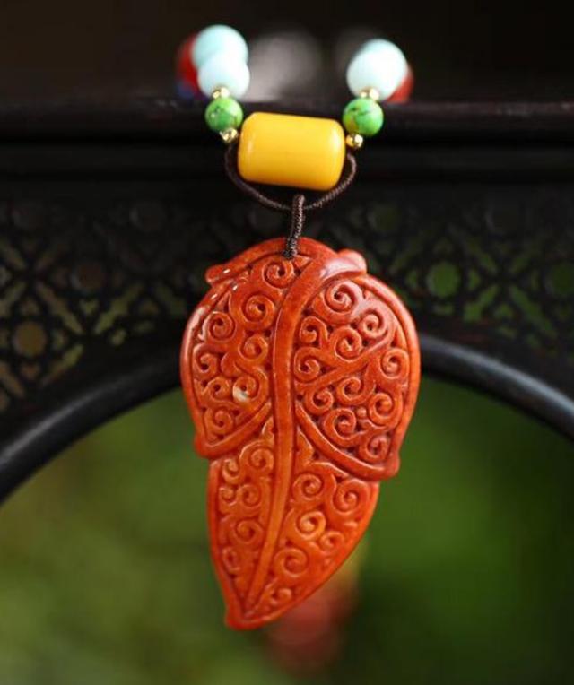 翡翠手镯圈口磨损红色的翡翠为什么称为红翡，而不是红翡翠？原来它是一种次生色  第12张