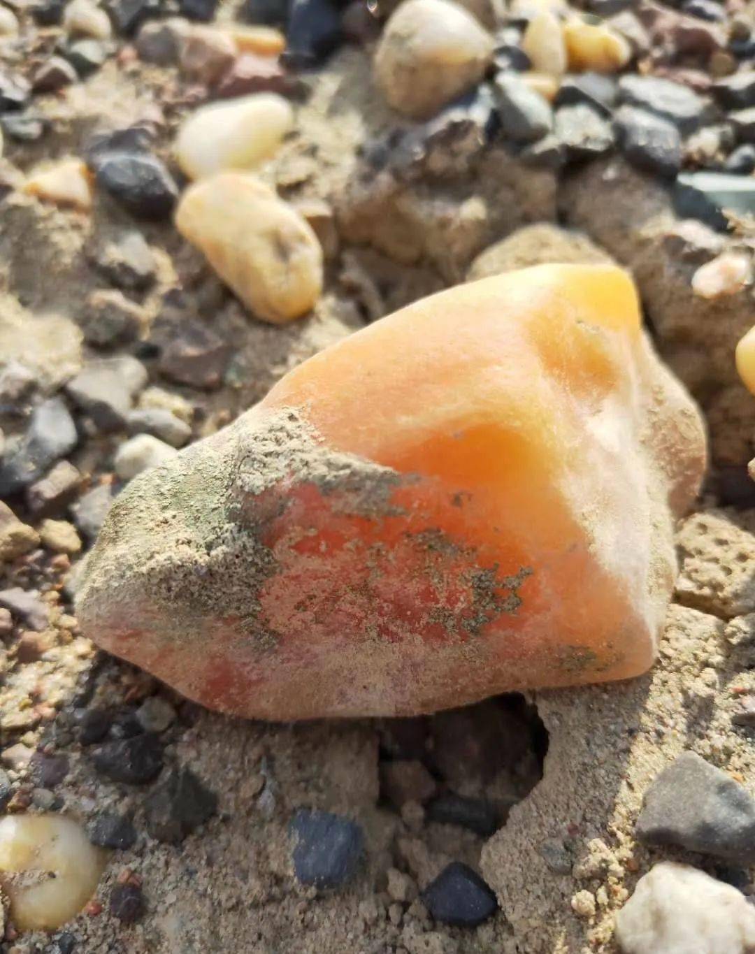 继和田玉后，崛起的玉石——金丝玉！  第1张