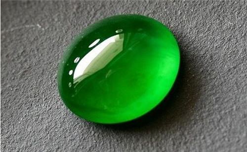 翡翠手镯紧贴手腕好吗翡翠价格贵不贵 翡翠去哪里购买最合适呢   第1张