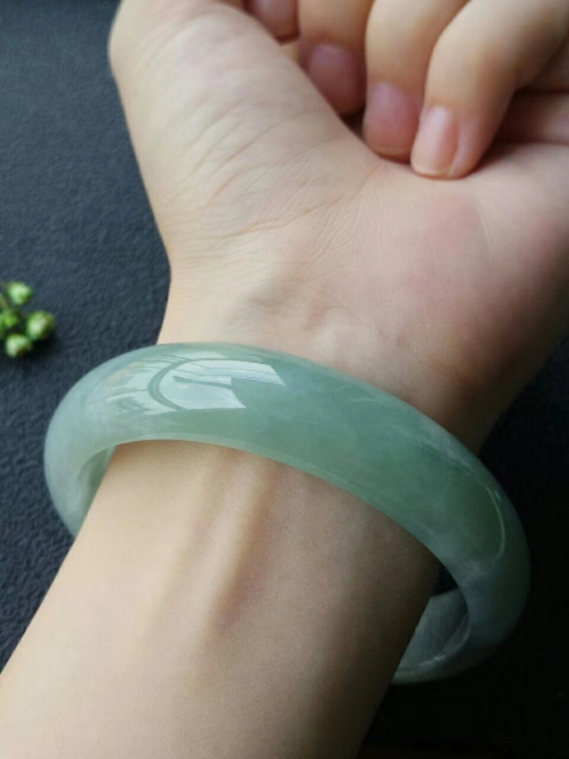 50万以上的翡翠手镯吗翡翠手镯价格对比图，对比查价格，再也不担心上当了  第3张