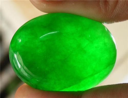 女人脖子戴玉如意好吗，女人脖子戴玉如意好   第1张