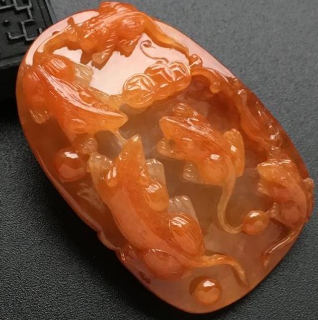 翡翠手镯圈口磨损红色的翡翠为什么称为红翡，而不是红翡翠？原来它是一种次生色  第10张