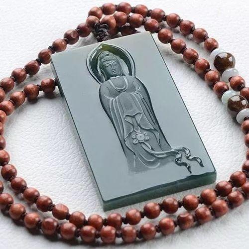 老蓝水翡翠的价格怎么样？为什么老蓝水翡翠是黑的？  第9张