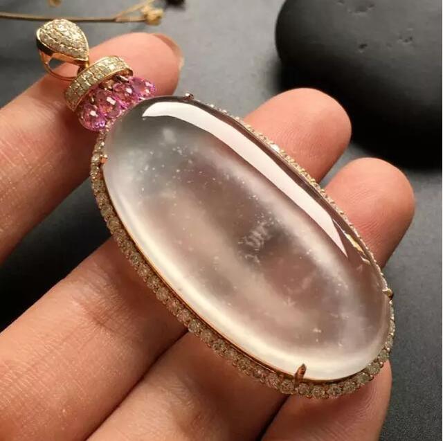 买翡翠，先了解什么是白色跟无色的翡翠品种？  第5张