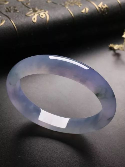 紫罗兰翡翠手镯价格行情大概是怎么样的？  第6张