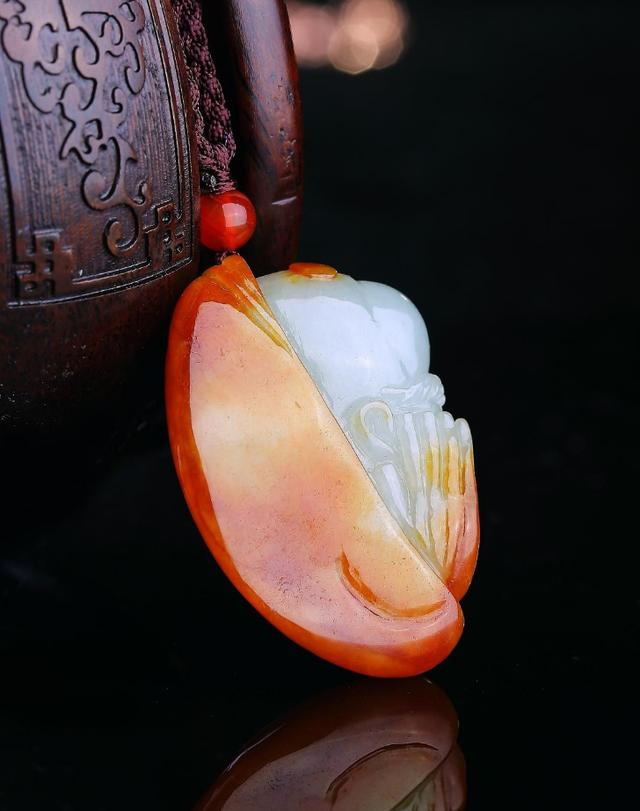 翡翠手镯圈口磨损红色的翡翠为什么称为红翡，而不是红翡翠？原来它是一种次生色  第19张