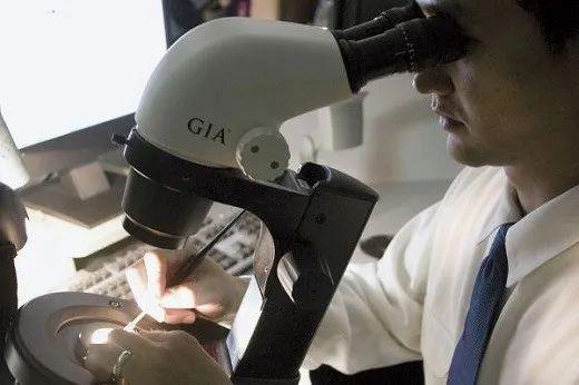 实物黄金需求还在等待但金价已经起飞  第2张