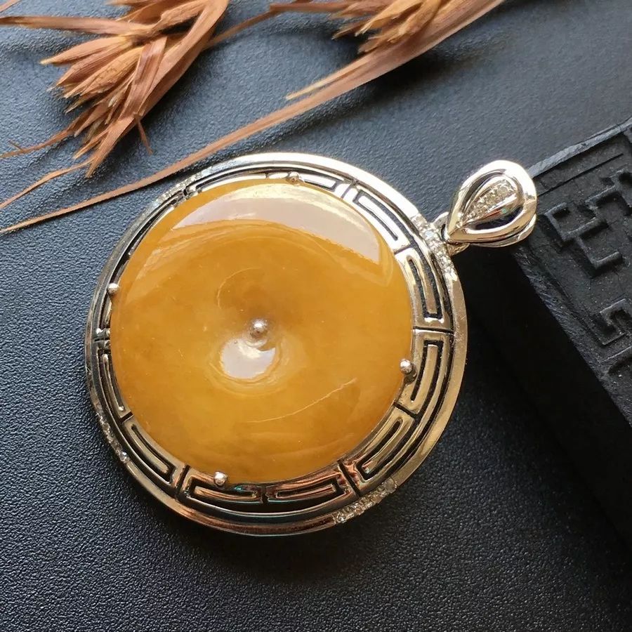 黄翡一般多少钱可以买到？快来跟我一起了解这些知识！  第7张