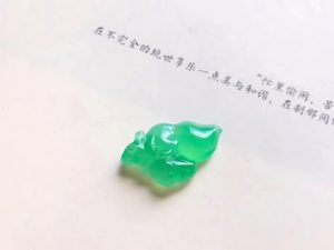 松鼠翡翠项链吊坠   第4张