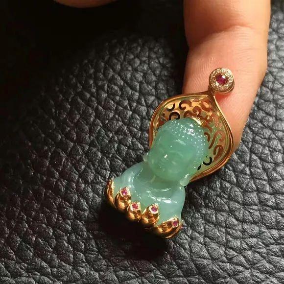 色彩亮丽颜值还高，豆种翡翠的价格让人直呼划算  第4张