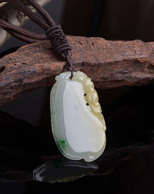 同是糯种翡翠，为什么价格差距那么大？原来翡翠还可以这样细分  第5张