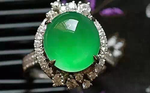 缅甸翡翠玉器市场“黄金有价玉无价”，现在的翡翠市场到底是怎么样的呢？  第2张