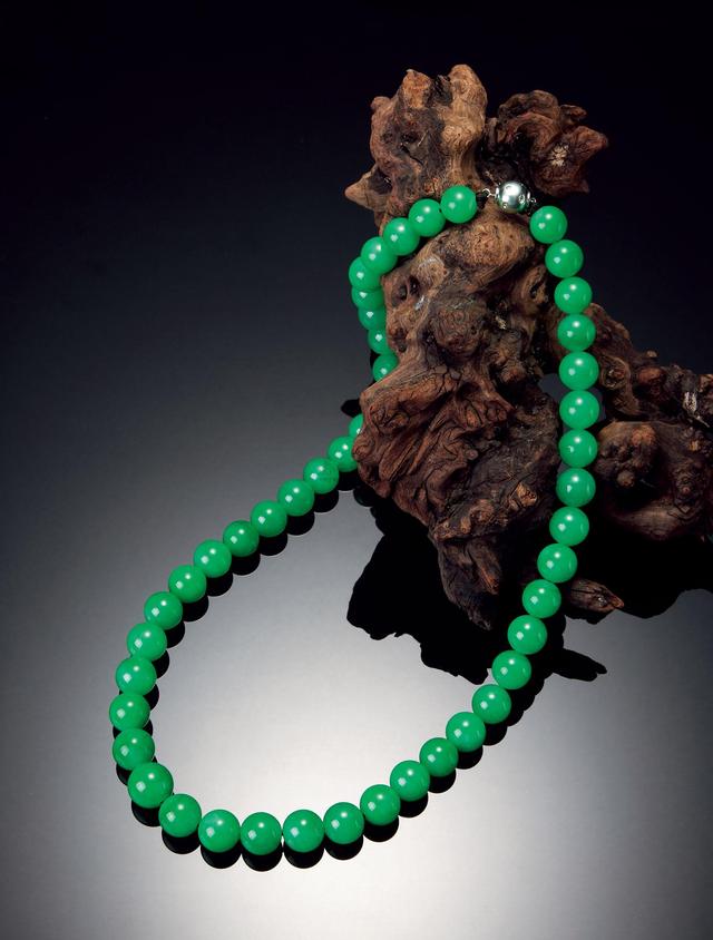 翡翠价格近年来疯狂暴涨，但是告诉你原因你却只能默默点头啊！  第4张