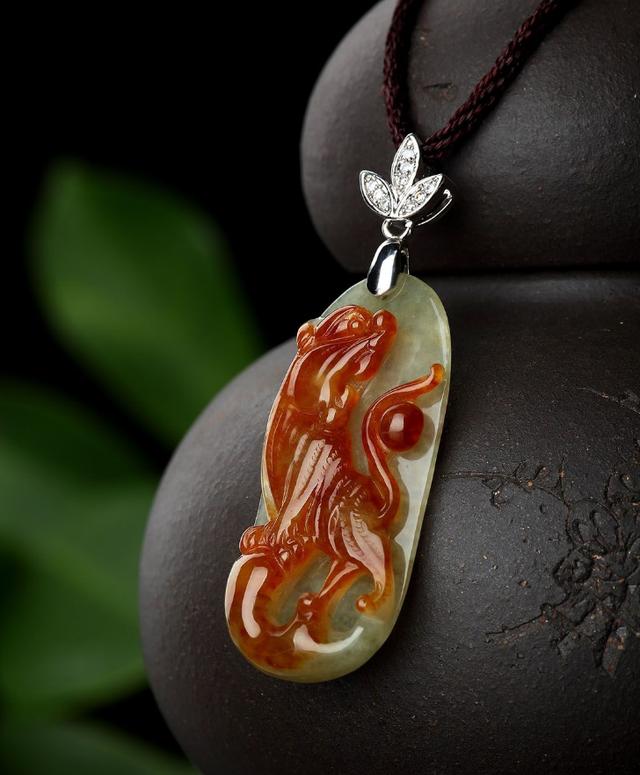 什么是冰种翡翠五句不能说如果按照重量计算翡翠的价格，砖头料就成了我们买不起的珍品  第14张