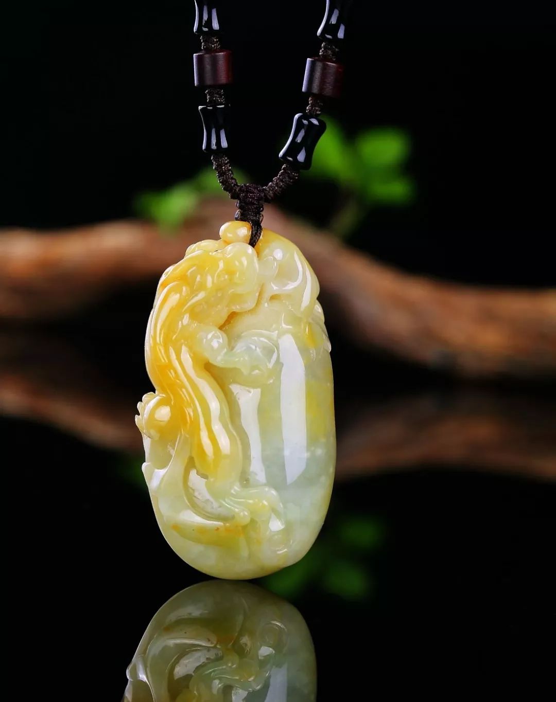 如何判断黄翡价格的高低？黄翡值钱吗？  第7张