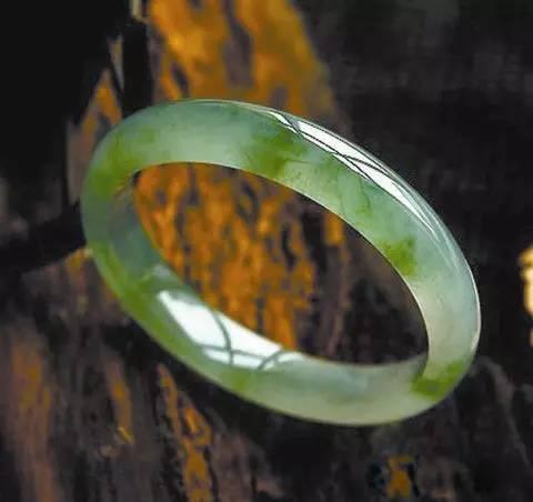 什么颜色的翡翠手镯最全翡翠品种大全，图文详解！  第23张