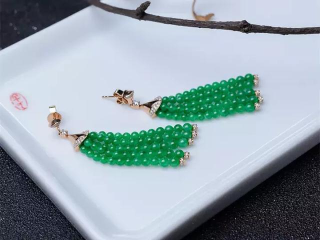 2019年翡翠价格走势分析！听听业内行家怎么说  第4张