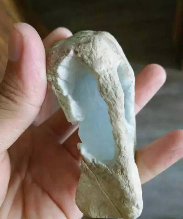 什么是翡翠中的木那料？木那料有什么特点？市场价值如何？  第20张