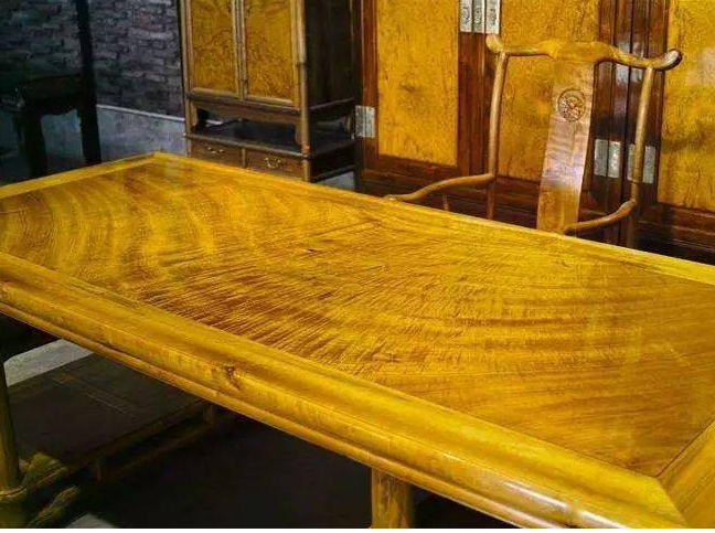 金丝成线谱华章，金丝入翠抒玉境——金丝种翡翠  第2张