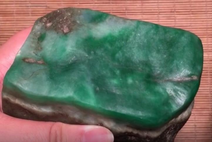 海南黄花梨手串价格翡翠原石之旅，识别翡翠谨记这3条   第2张